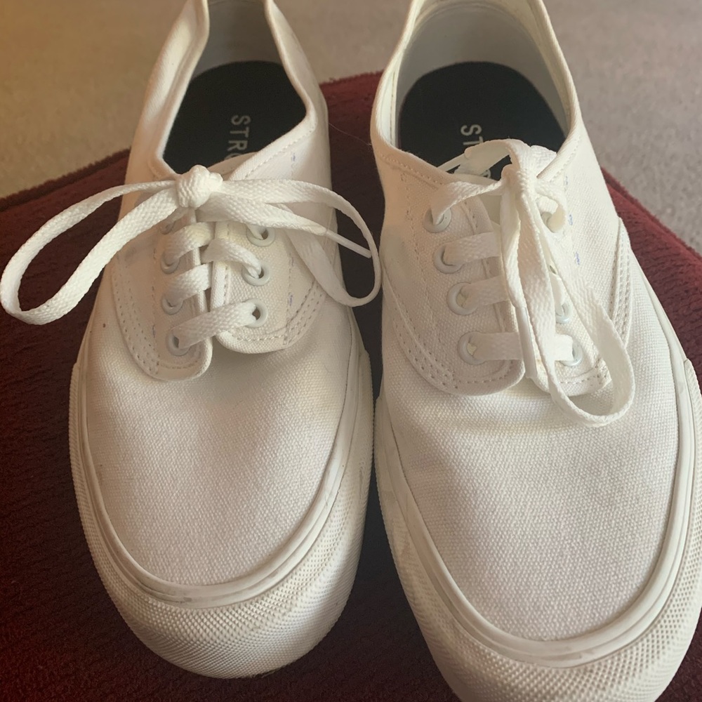 STRAYE shoes
